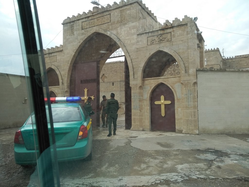 chiesa a Mosul, entrata con scorta per il turista estremo